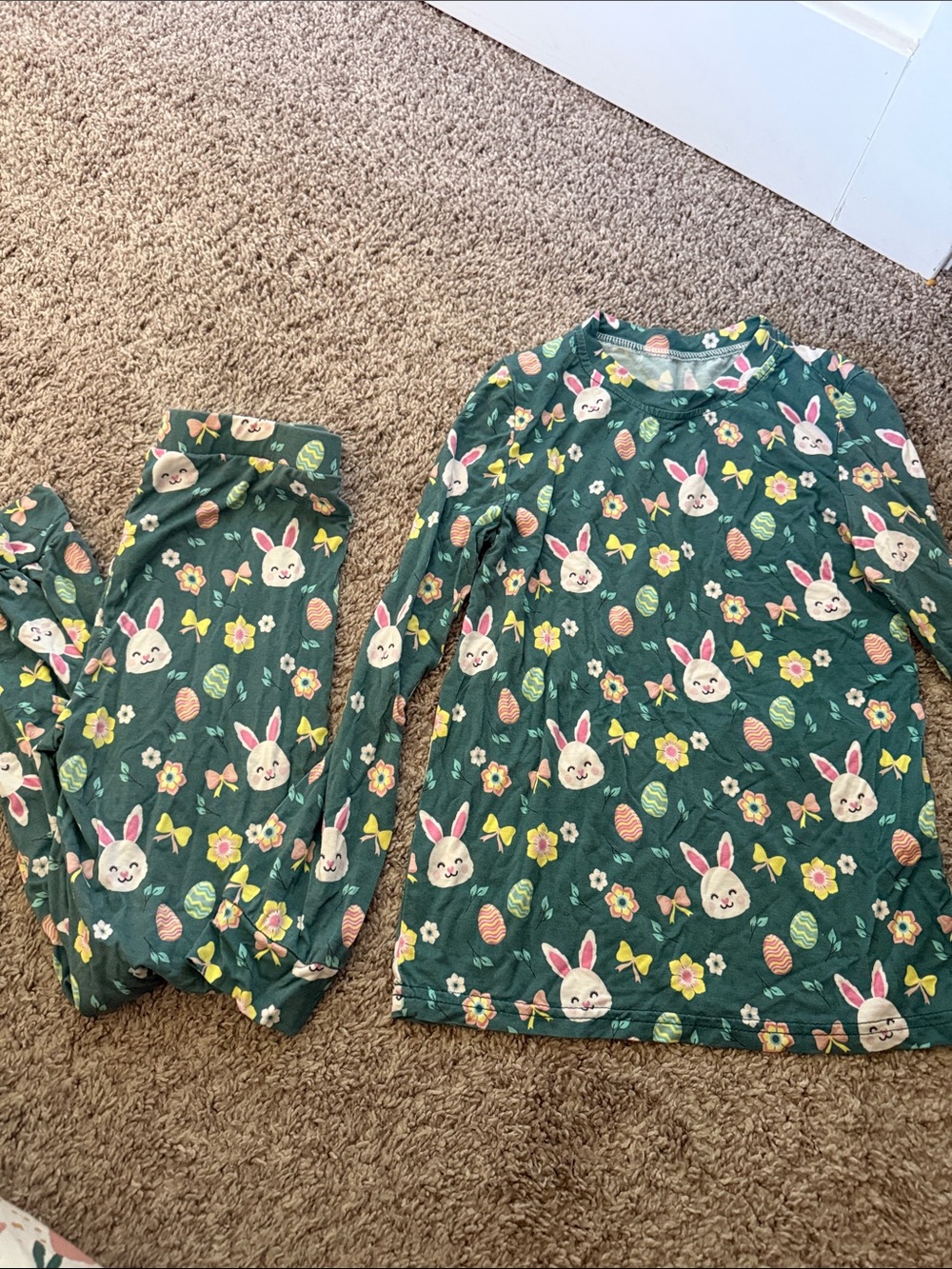 Girls' Dark Green Bunny & Egg Print Pajama Set